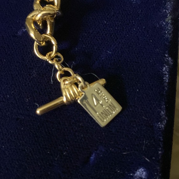 14th & Union Gold Tone Toggle Bracelet - Picture 4 of 6